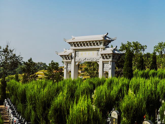 龙生墓园环境